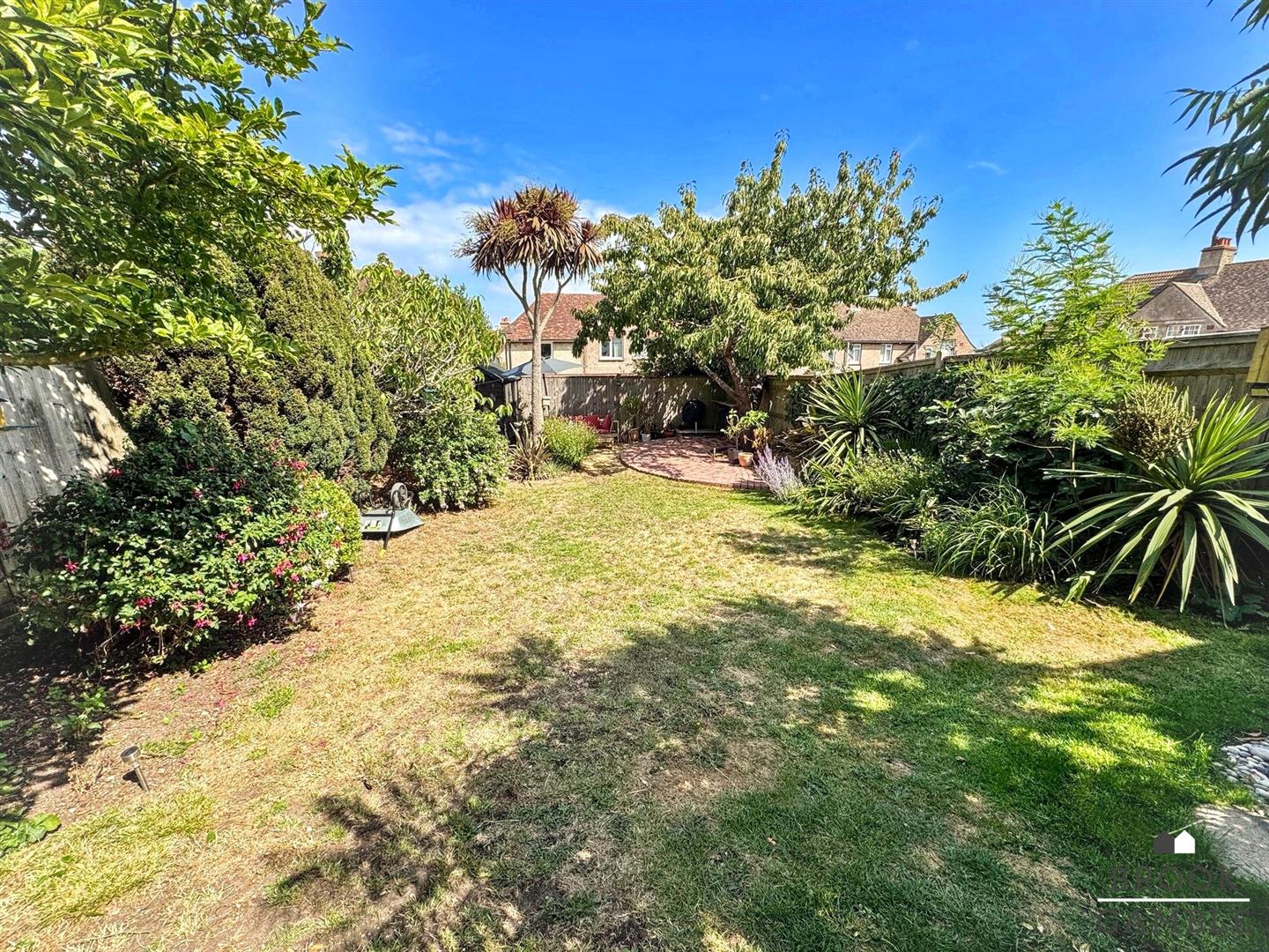 3 Bedroom House - End Terrace. Royal Sussex Crescent in Eastbourne, East Sussex 2